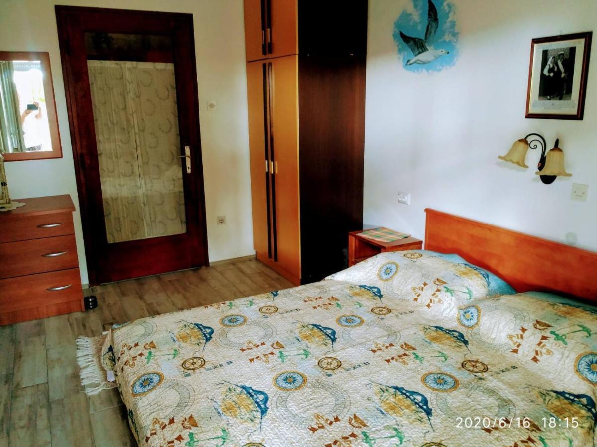 Apartments Maricic 200 Meters From The Beach Novi Vinodolski Exterior foto