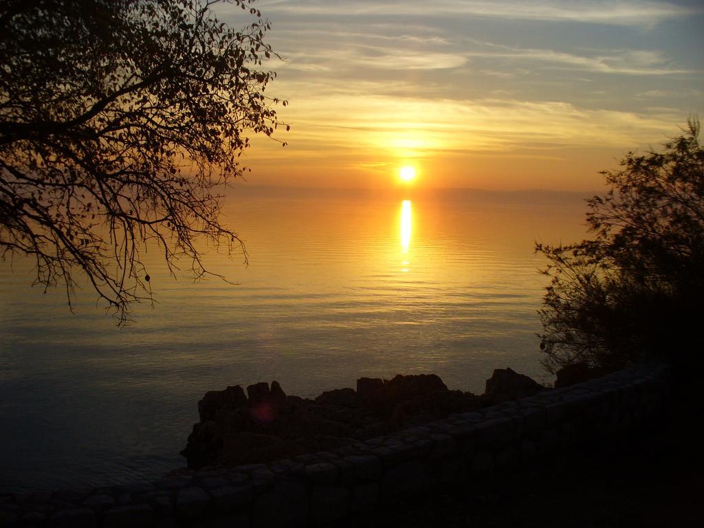 Apartments Maricic 200 Meters From The Beach Novi Vinodolski Exterior foto