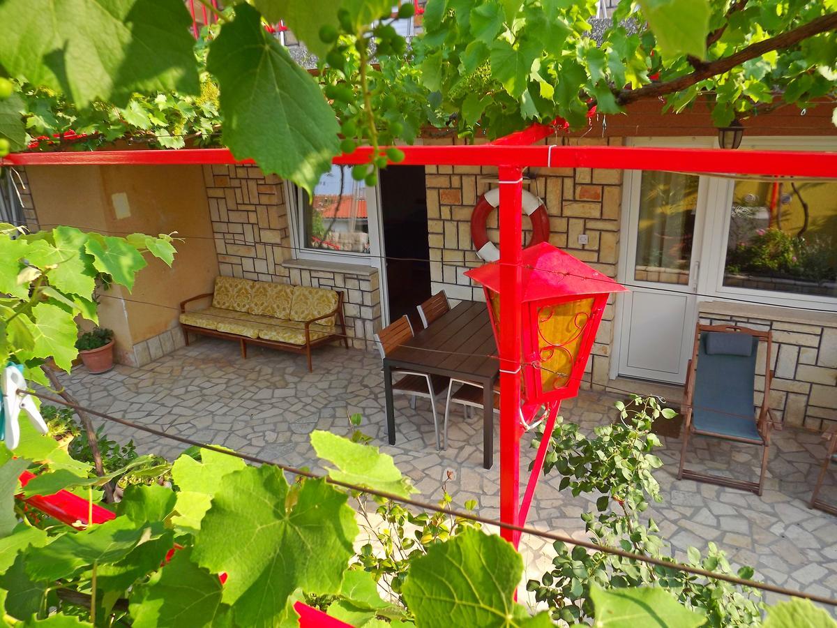 Apartments Maricic 200 Meters From The Beach Novi Vinodolski Exterior foto