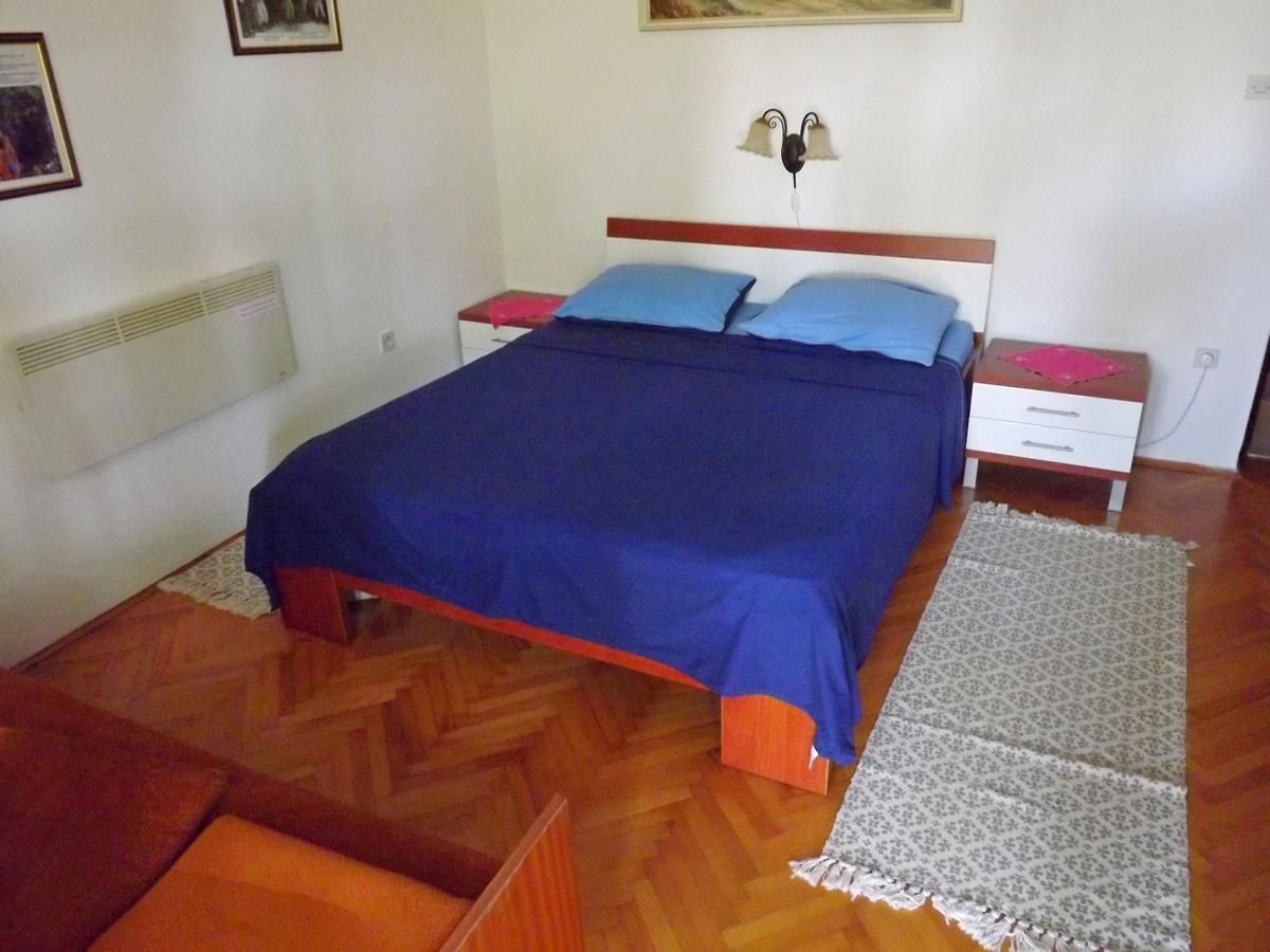 Apartments Maricic 200 Meters From The Beach Novi Vinodolski Exterior foto