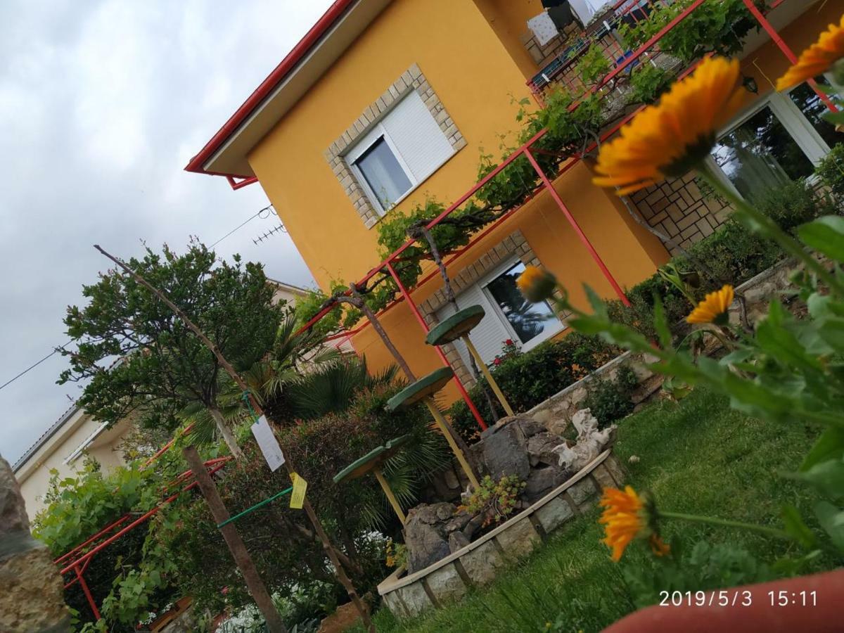 Apartments Maricic 200 Meters From The Beach Novi Vinodolski Exterior foto