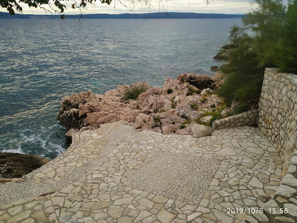 Apartments Maricic 200 Meters From The Beach Novi Vinodolski Exterior foto
