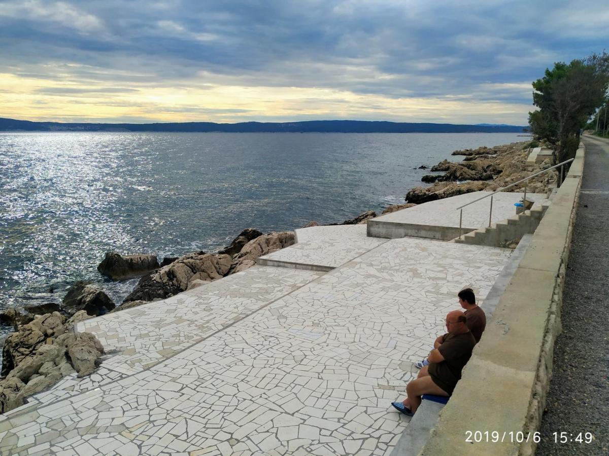 Apartments Maricic 200 Meters From The Beach Novi Vinodolski Exterior foto